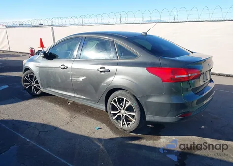 2017 Ford Focus Se z USA, uszkodzony, nr VIN 1FADP3F25HL299623